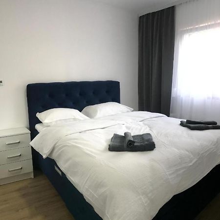 Central Аpartment Foca With Garage 外观 照片