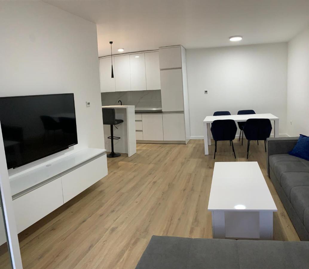 Central Аpartment Foca With Garage 外观 照片